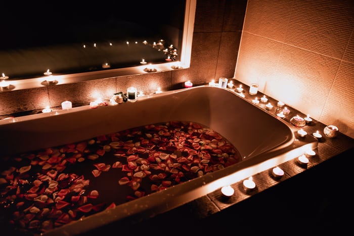 Love Spells - bath with rose petals and candles